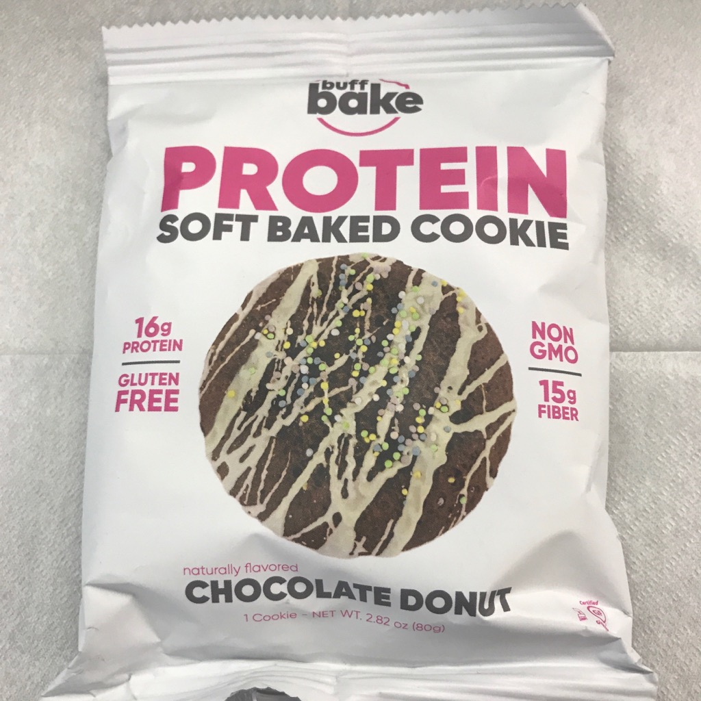 バフベイクのプロテインソフトベイククッキーのチョコレートドーナッツ